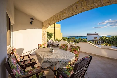 Familienapartment Stinjan mit Meerblick