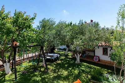 Family Apartment Stinjan with Garden View