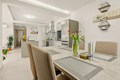 Moderne Villa Novek mit Pool und Meerblick