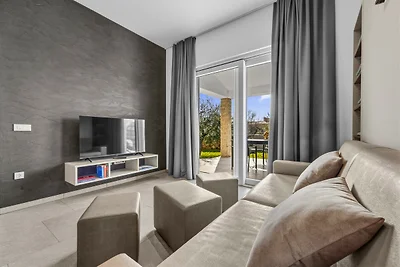 Oliva Serenity Apartment mit Pool