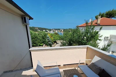 Apartment Nikolina 1 mit Meerblick