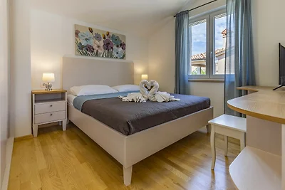 Lotus Elite Villa mit Pool und Whirlpool 4