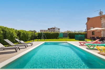 Private Pool and Big Garden- Holiday Home...