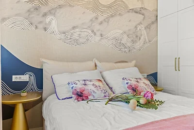 The Sunset - Luxury Waterfront Apartment
