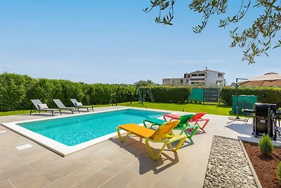 Private Pool and Big Garden- Holiday Home...