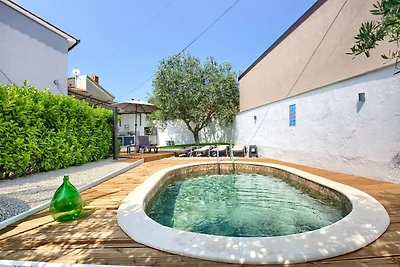 Holiday House Ulika with Private Pool