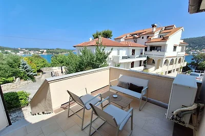 Apartment Nikolina 1 mit Meerblick