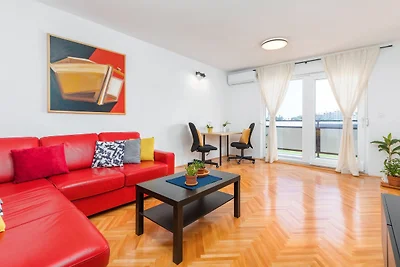 Close to the Beach and the Mall - Sunny Pula