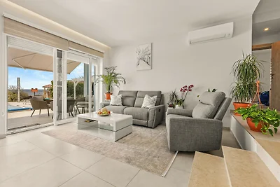 Moderne Villa Novek mit Pool und Meerblick