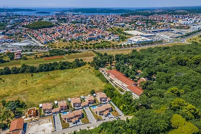 Lotus Elite Villa mit Pool und Whirlpool 1