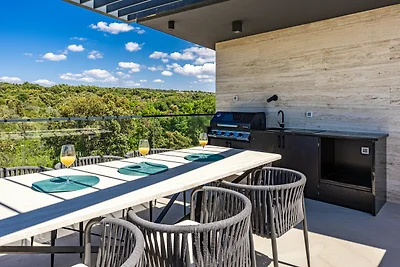 The Skyview Penthouse with Infinity Pool