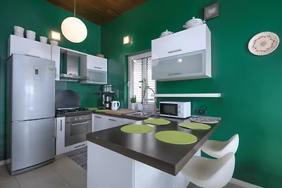 Cozy Apartment Luka with Shared Pool and Gym