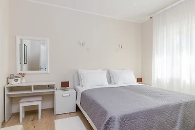 Modern, Elegant Apartment Laurus (Rosemary)