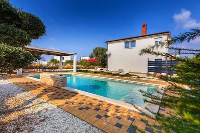 Villa Sunshine mit privatem beheiztem Pool