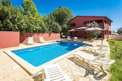 Charming Holiday Home Pina with Private Pool