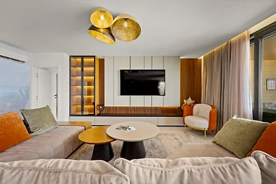 Beautiful apartment right by the sea with a...