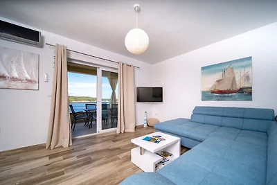 Villa Gulli - Apartment Blue with Sea View