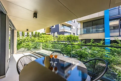 The Sunset - Luxury Waterfront Apartment