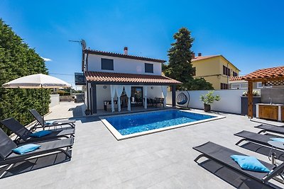 Villa Bavaria with Pool, Jacuzzi, Table...