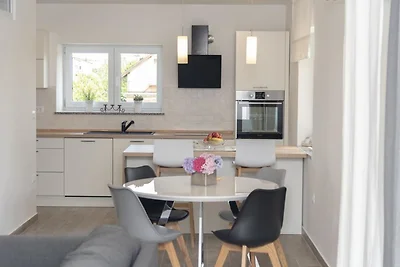 Modernes Apartment mit drei Schlafzimmern - B...