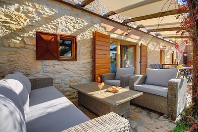 Villa Katherine with Pool and Game Room