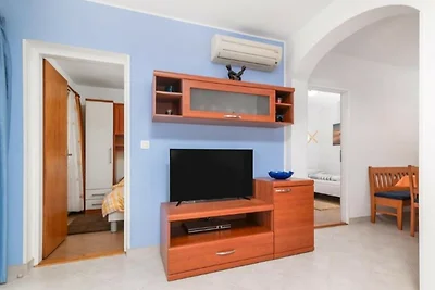 Family Apartment Stinjan with Garden View