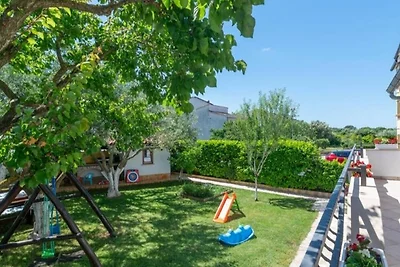Family Apartment Stinjan with Garden View