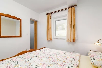 Family Apartment Stinjan with Sea View