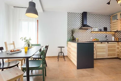 Modern Apt, Shared Pool, Balcony - Cesare 3
