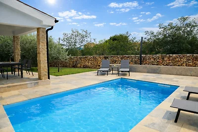 Oliva Serenity Apartment mit Pool