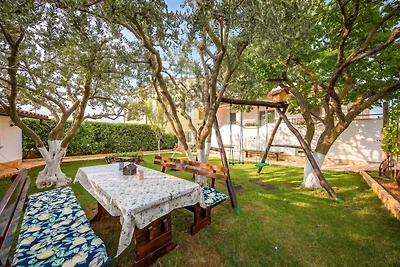 Familienapartment Stinjan mit Gartenblick