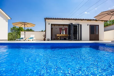 Nature Lovers Retreat - Casa Irena with Pool