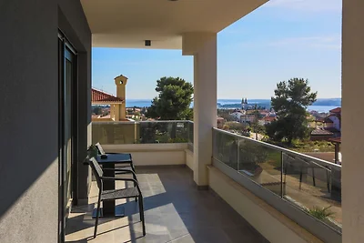 Villa Histra with Swimming Pool and Sea View