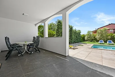Relaxing Villa near Porec with Pool - Susanne