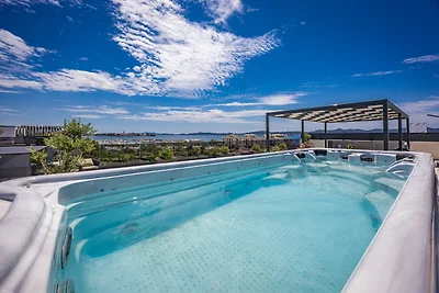 Olive Luxe Penthouse mit Jacuzzi und...