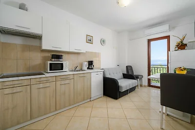 Relaxing Summer Apartment - Pool, Sauna, Jacu...