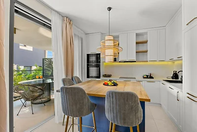 The Sunset - Luxury Waterfront Apartment