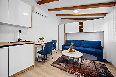 Pula City Center Getaway - Studio Capitolina