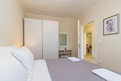Modern, Elegant Apartment Anna (Rosemary)