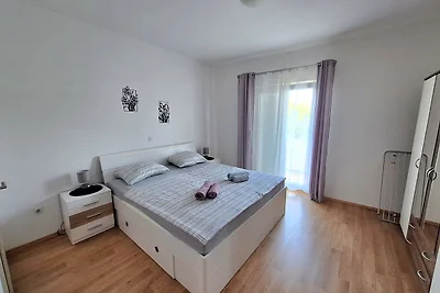 Apartment Nikolina 2 mit Meerblick