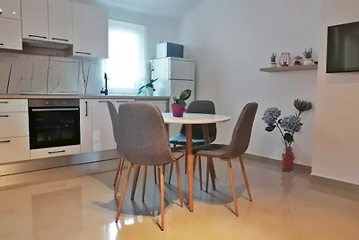 Two Bedroom Apartment near the Beach - Villa...