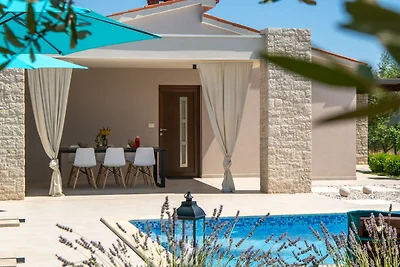 Villa Silentio mit Whirlpool und Pool (4+2)