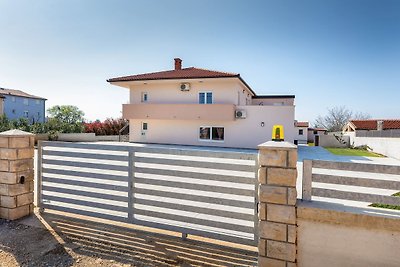 Villa Berg II - Pool, Spielzimmer, Trampolin