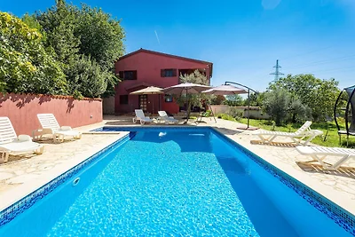 Charming Holiday Home Pina with Private Pool