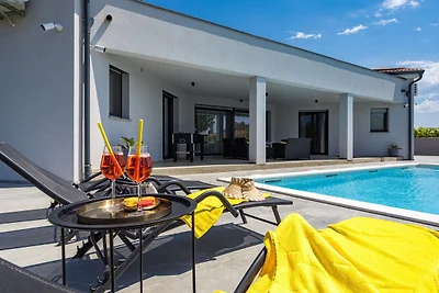 Villa Speranza with Private Illuminated Pool