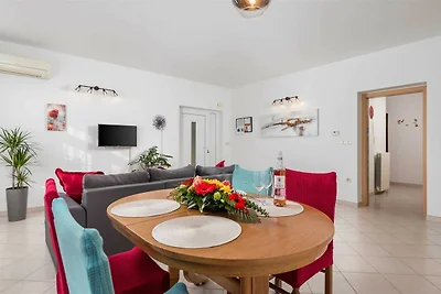 Schöne Wohnung Rot in der Nähe des Strandes