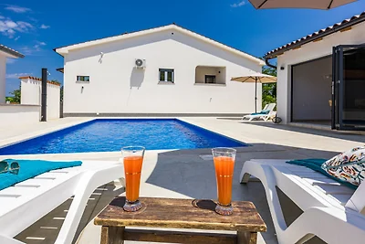 Nature Lovers Retreat - Casa Irena with Pool