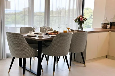 The Riviera Three - Luxusapartment am Wasser