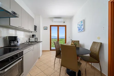 Relaxing Summer Apartment - Pool, Sauna, Jacu...