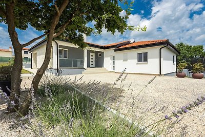 Holiday Home Greta mit Privatem Pool